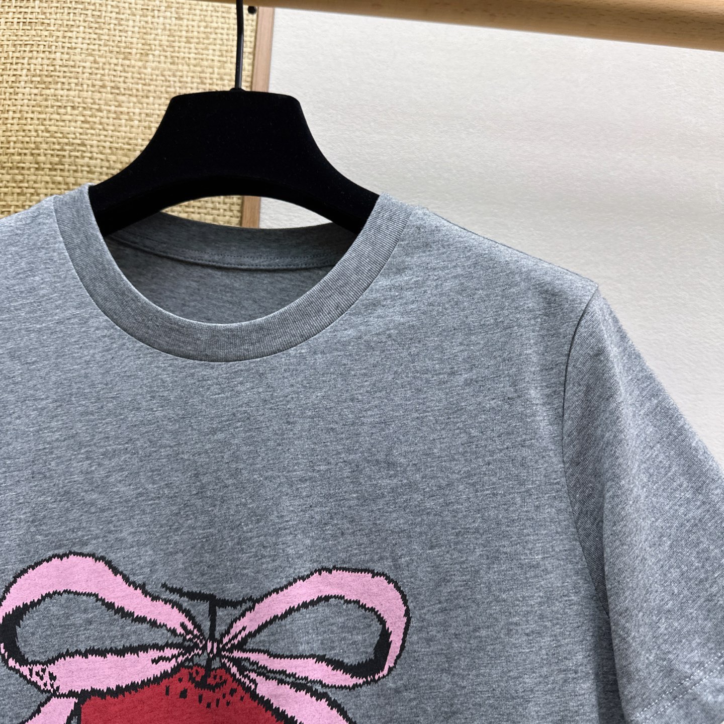 Women's short sleeves